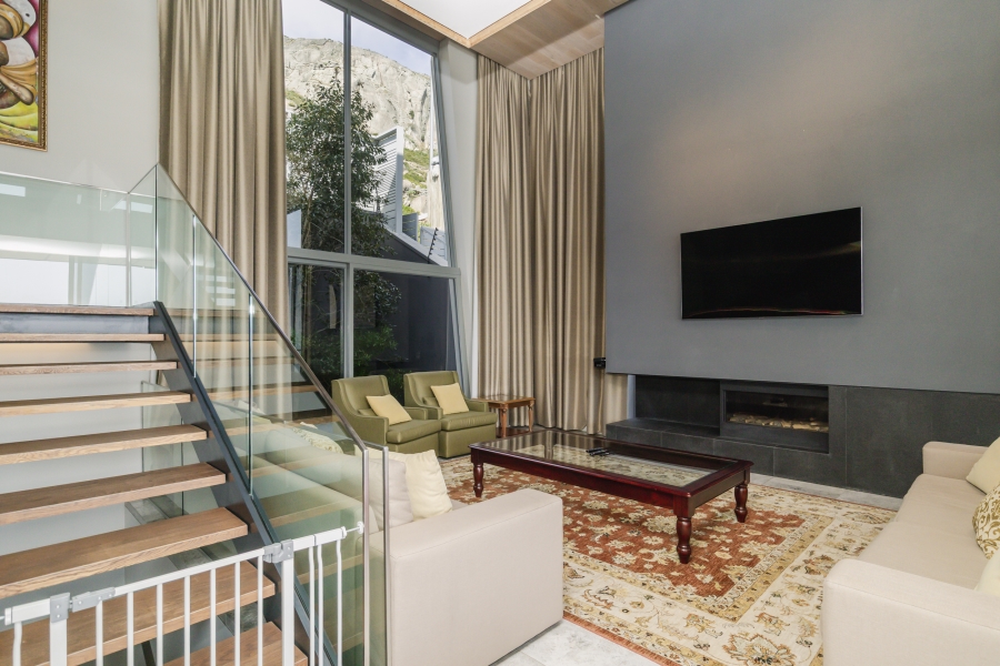 4 Bedroom Property for Sale in Fresnaye Western Cape